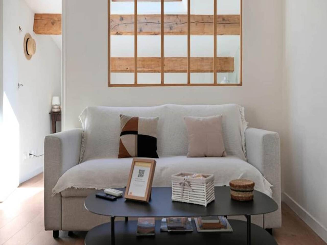 Entire apartment, Apartments for 4 People in Pertuis, Parc naturel régional du Luberon