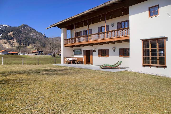 Ferienhaus für 8 Personen, mit Garten und Sauna im Tölzer Land