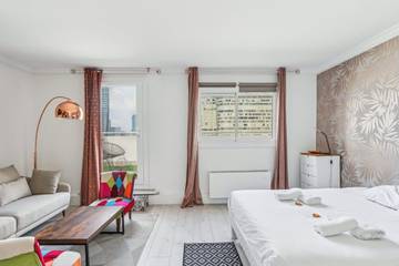 Location De Vacances pour 6 Personnes dans Courbevoie, Hauts-de-Seine, Photo 4