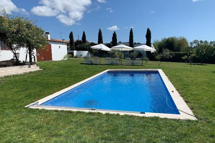 Villa para 10 pessoas, com jardim e jacuzzi e ainda terraço, com animais de estimação em Montemor-o-Velho