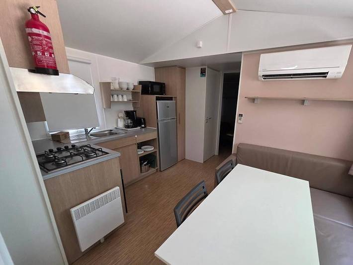 Mobil home pour 6 personnes, avec bassin pour enfant à Lagorce - 4