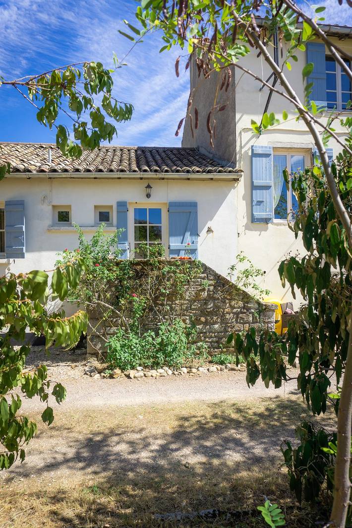 Gîte pour 4 personnes, avec piscine à Tournus - 2