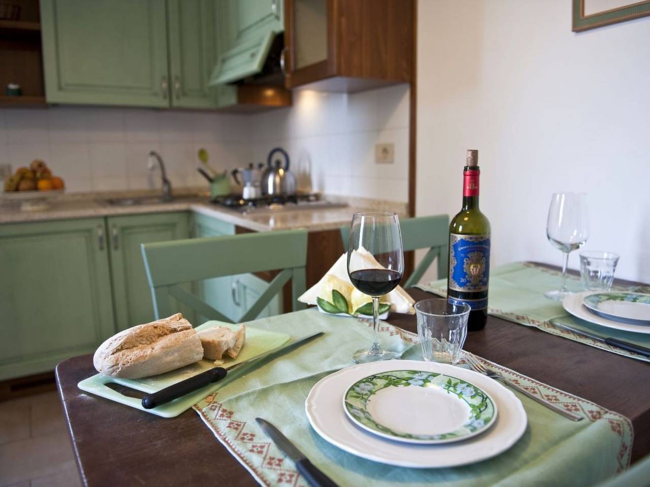 Geheel appartement, Landgut "Rondine" mit Garten, Grill und Terrasse in Poggibonsi, Chianti