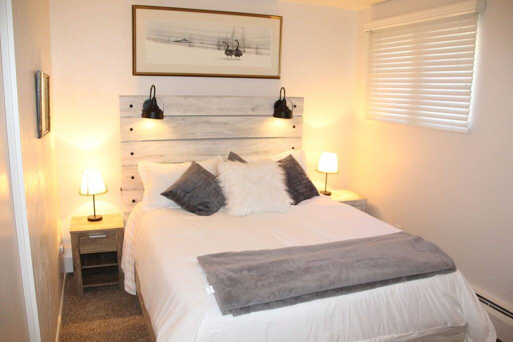 Ganze Wohnung, Cozy 2 Br / 2Ba Apt - Steps from Ski School and the Village w/ 2 parking spaces! in Vail Ski Resort, Vail