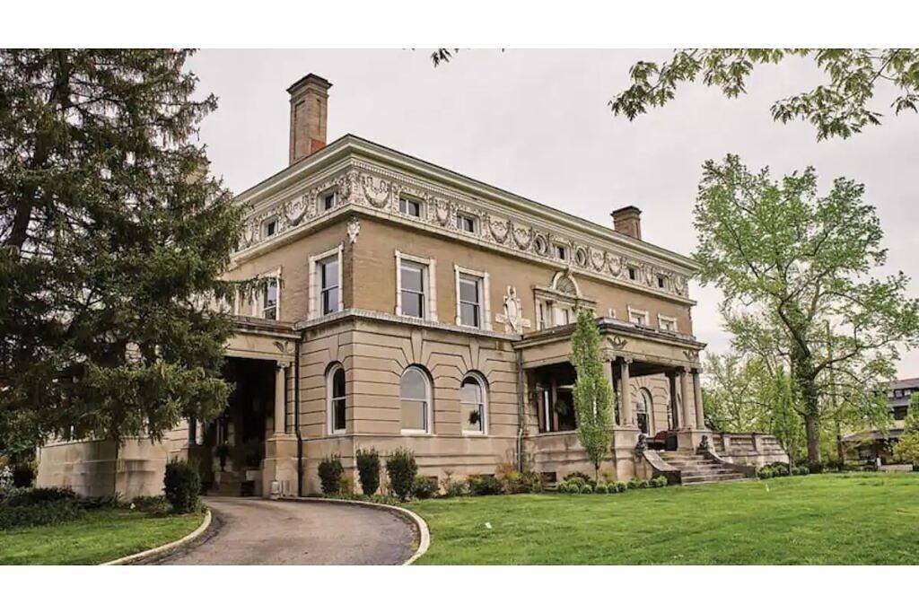 Ganze Wohnung, The Carriage House Loft at Marion Hall Mansion* in Cincinnati, Hamilton County (OH)