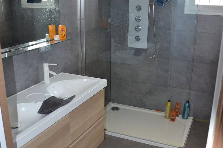 Maison de vacances neuve pour 8 personnes, piscine privée à Castellane Sud de la France in Castellane, Région Castellane