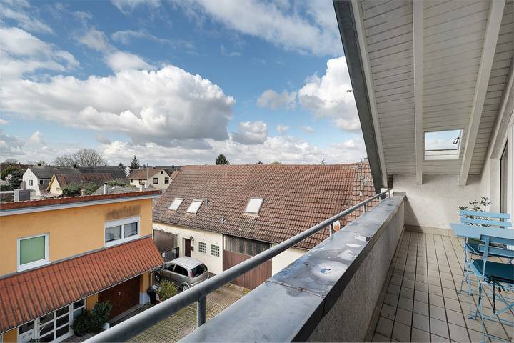 Hel lejlighed, Farbenglück Apartment – Bright, Spacious, Balcony, Great Connections, Large Bathroom in Rastatt, Nord Sortskoven