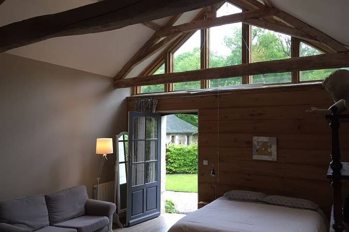 Location de vacances pour 2 personnes, avec piscine et jardin à Blaison-Gohier - 4