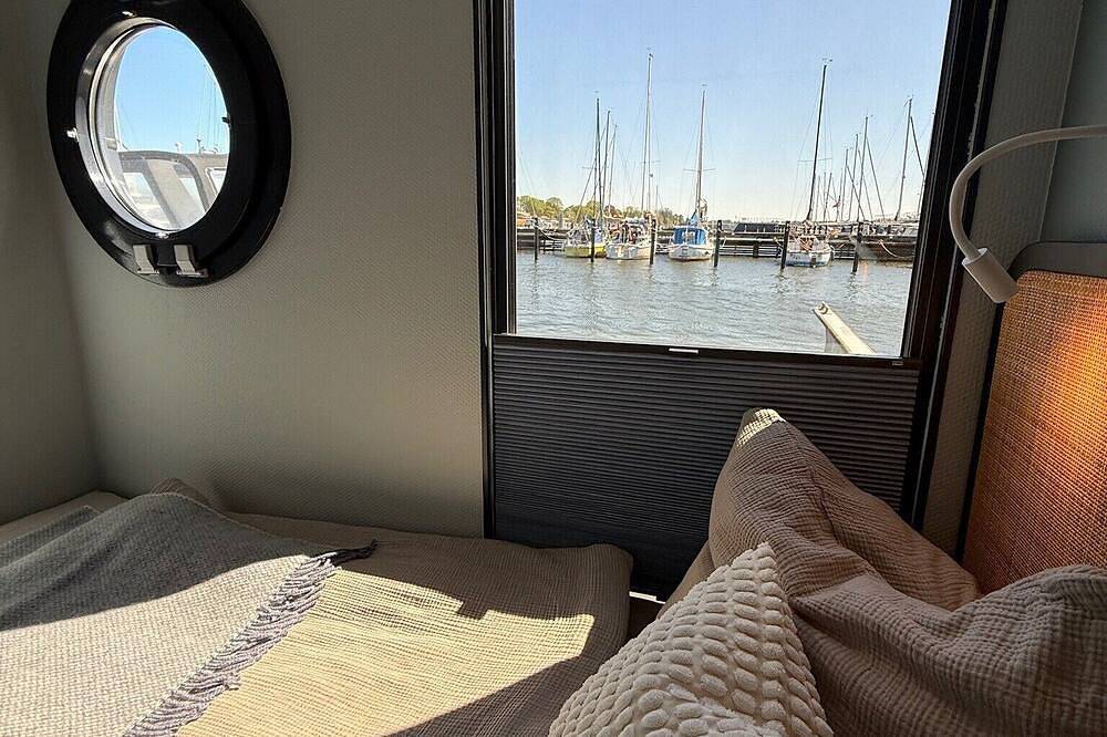 Hausboot Fjord Ankerplatz mit Bio-Sauna und Dachterrasse in Schleswig in Schleswig, Grünes Binnenland