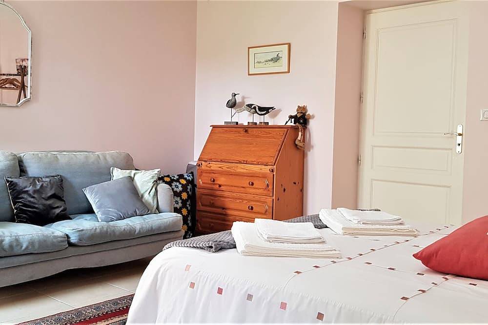 Chaleureux, intimiste, proche de St Emilion, 6 à 8 personnes, équipement Bébé, in Mauriac, Région de Langon