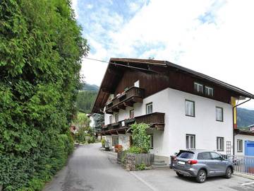 Chalet für 24 Personen in Fügen, Ski-Optimal Hochzillertal, Bild 4