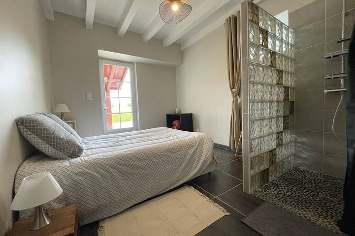 Location de vacances pour 8 personnes, avec jardin dans Ainhice-Mongelos - 2