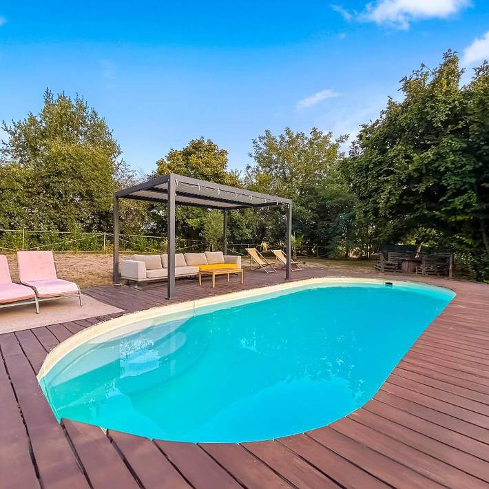 Cottage pour 7 personnes, avec piscine et jardin, animaux acceptés à Razengues