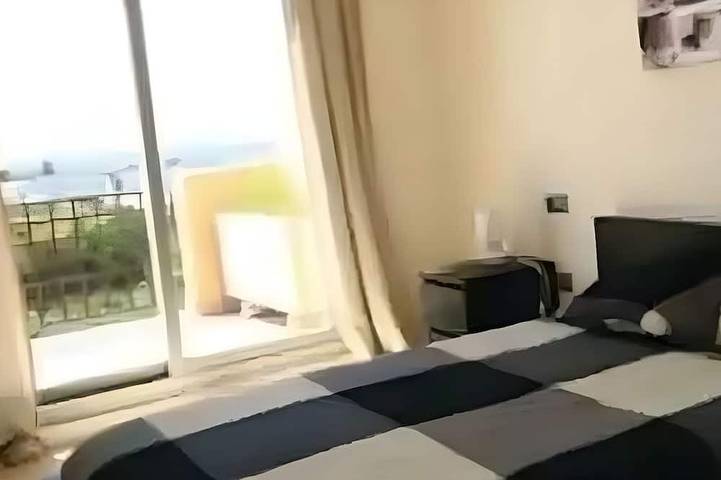 Appartement entier, Moderne spacieux appartement de deux chambres dans un complexe sécurisé de coffre-fort privé 🌞 in La Resina, Estepona