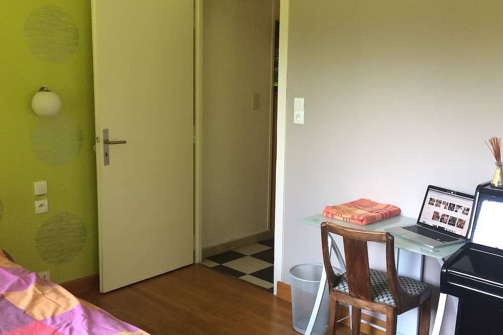 Quiet house with garden near downtown and Lake Geneva in Thonon-les-Bains, Thonon-les-Bains region