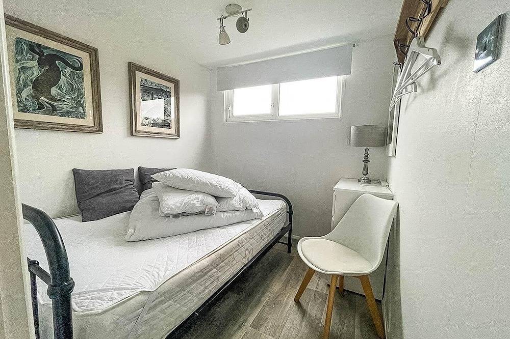 Lovely 4 berth chalet at Cedar Springs Park in Heacham, Norfolk ref 92031Cs in Heacham, Norfolk Coast