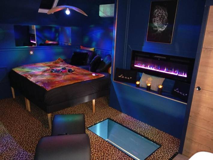 Gîte pour 2 personnes, avec vue ainsi que sauna et terrasse à Pleugueneuc