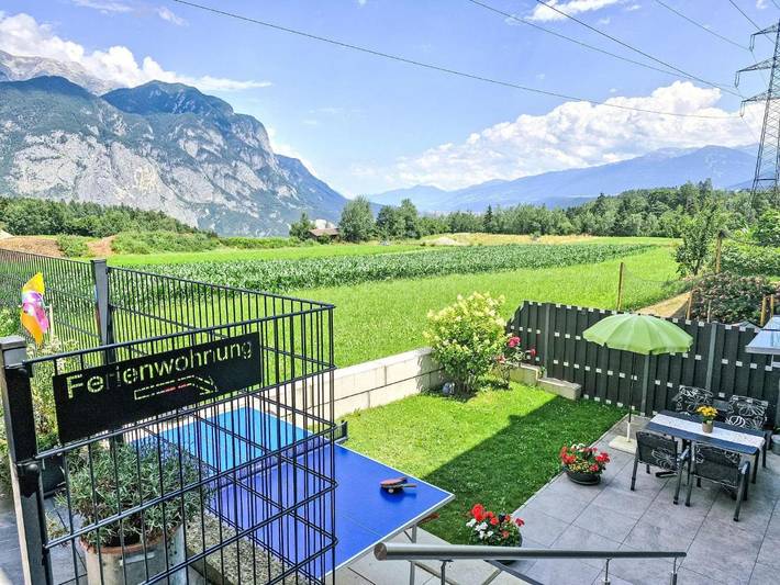 Ferienwohnung für 4 Personen, mit Terrasse und Garten in Oberperfuss