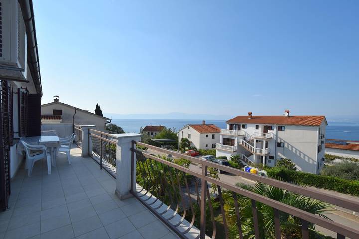 Ferienwohnung für 6 Personen, mit Balkon/Terrasse in Njivice
