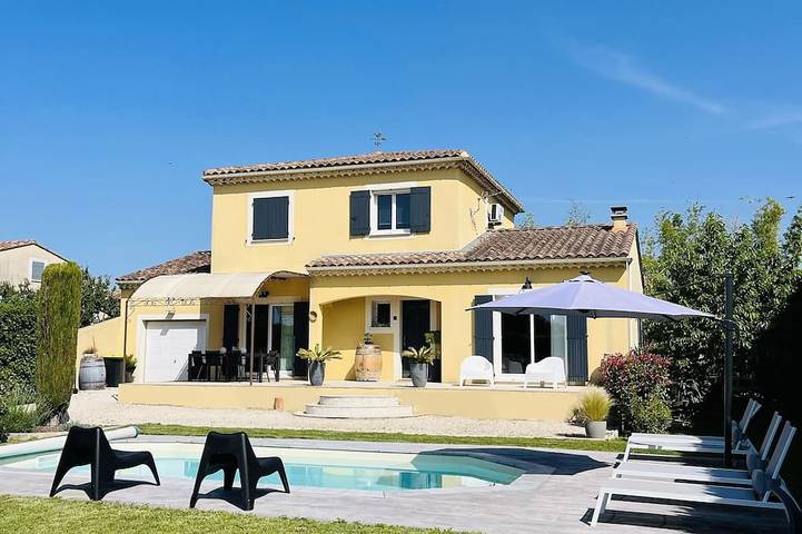Villa pour 6 personnes, avec Terrasse et Jardin