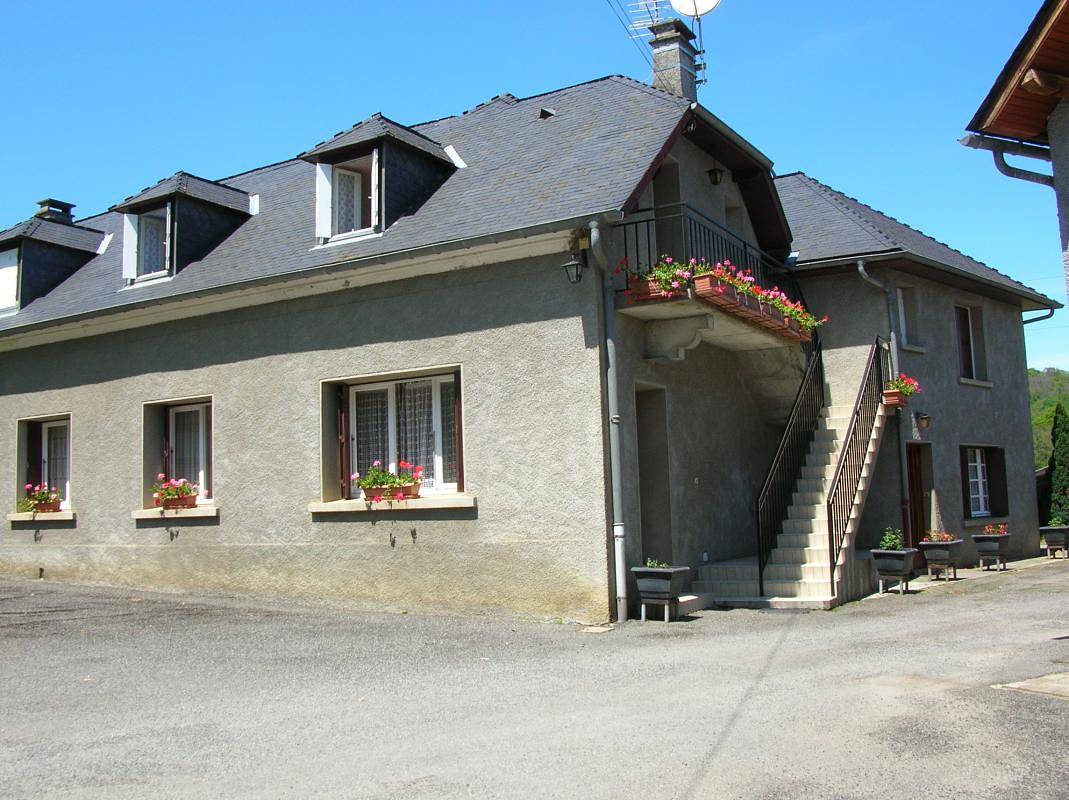 Bartrès Gite mit Parkplatz, Garten & Internet 1km vom Stadtzentrum in Lourdes, Hautes-Pyrénées