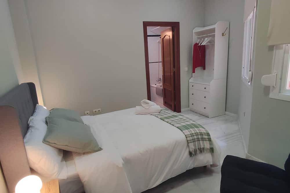 Entire apartment, Elegance and comfort in the heart of Malaga in Malaga Centro Historico, Malaga