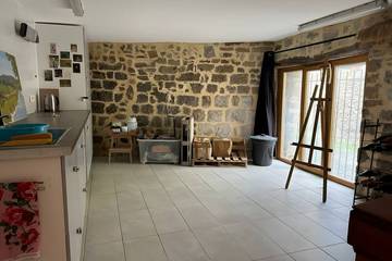 Gîte pour 4 personnes, avec terrasse à Villemagne-l'Argentière