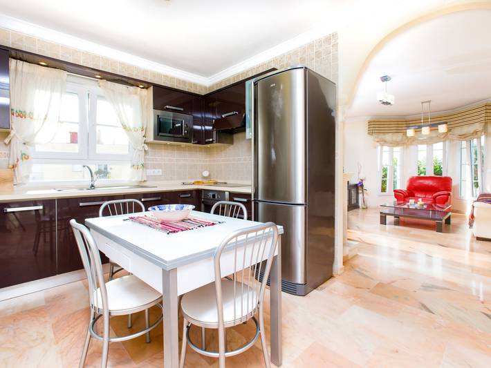 Maison de vacances pour 8 personnes, avec terrasse ainsi que jardin et piscine - 1