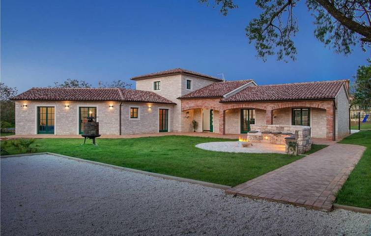 Location de vacances pour 8 personnes, avec jardin et terrasse, animaux acceptés à Vodnjan - 2