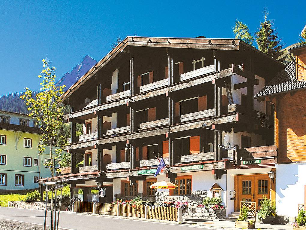 Geheel vakantieappartement, Fewo Erika, 3. Etage in Sankt Gallenkirch, Golm im Montafon
