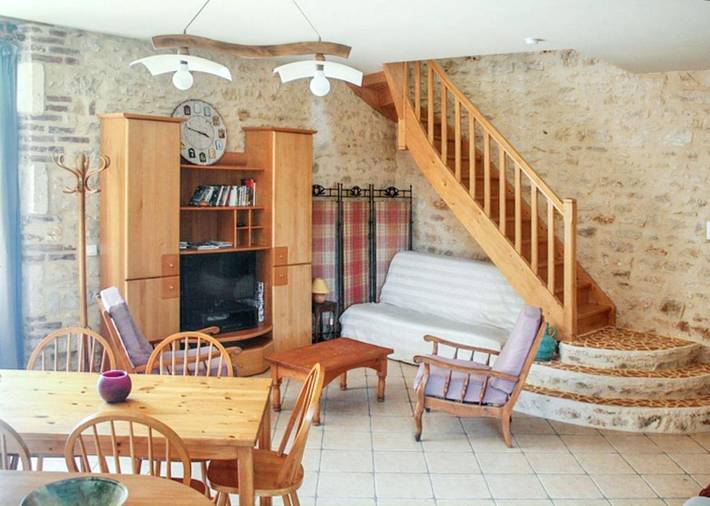 Location de vacances pour 4 personnes, avec terrasse ainsi que jardin et piscine à Duravel - 4