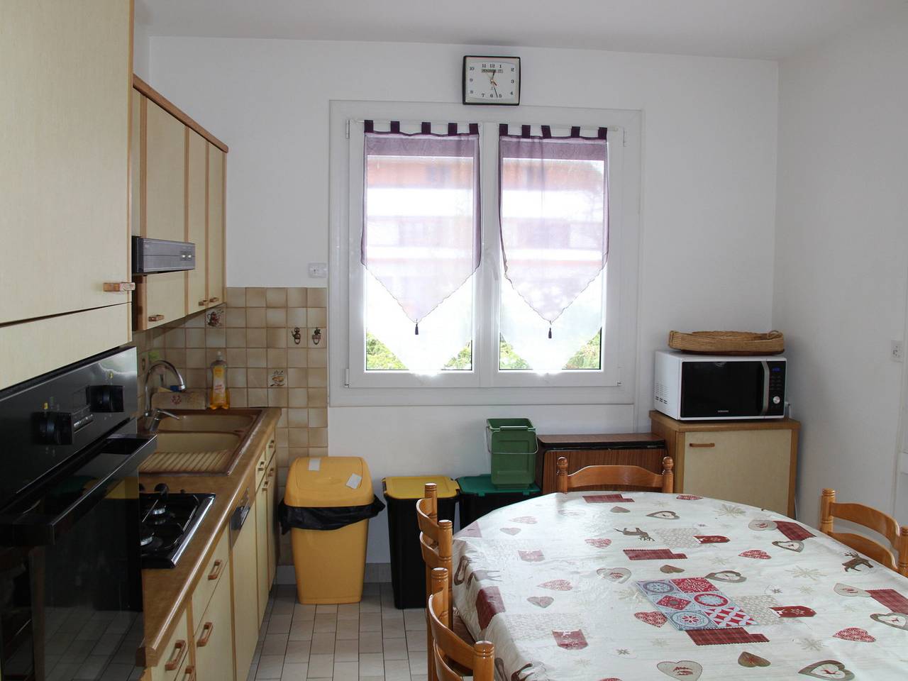 Großes Familienhaus für 18 in Autrans, umzäunter Garten in Autrans-Méaudre-en-Vercors, Parc naturel régional du Vercors