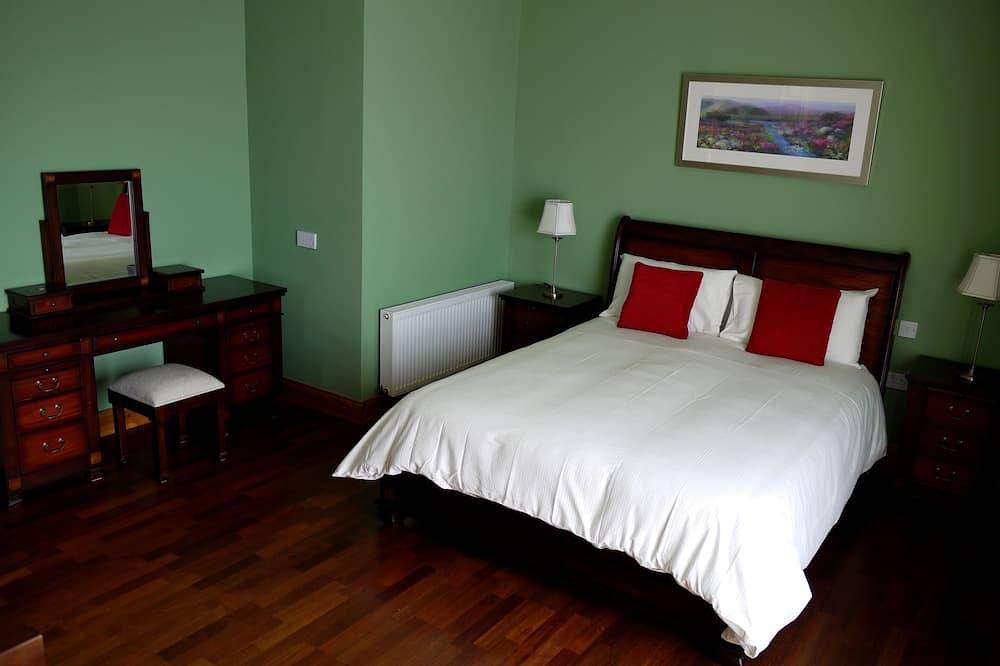 Large Luxury House in Excellent Location. Ideal for families in Killarney, Killarney National Park