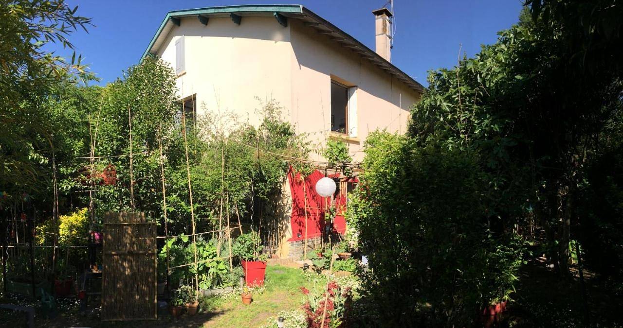Quadruple Room with Shared Bathroom in Toulouse, Toulouse region