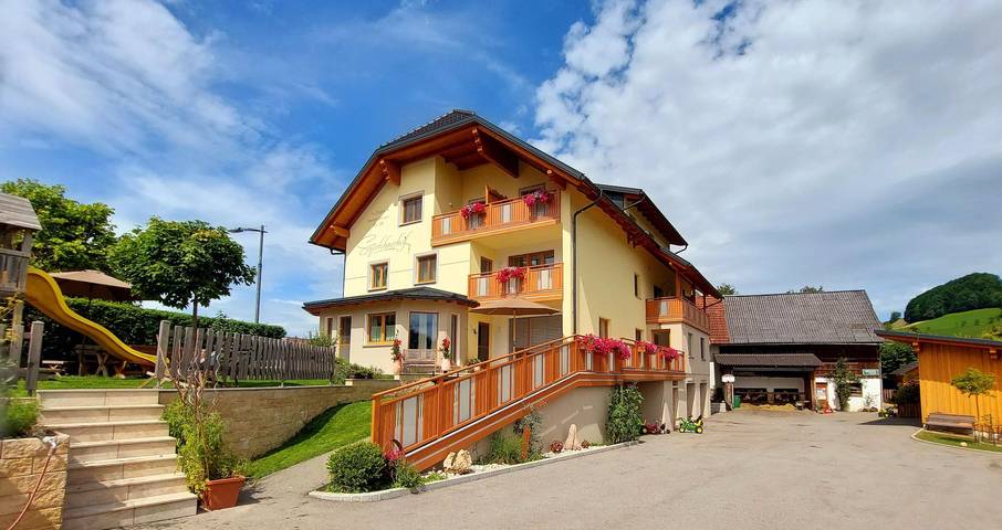 Ferienhaus für 7 Personen, mit Balkon und Garten sowie Ausblick in Steyr-Land