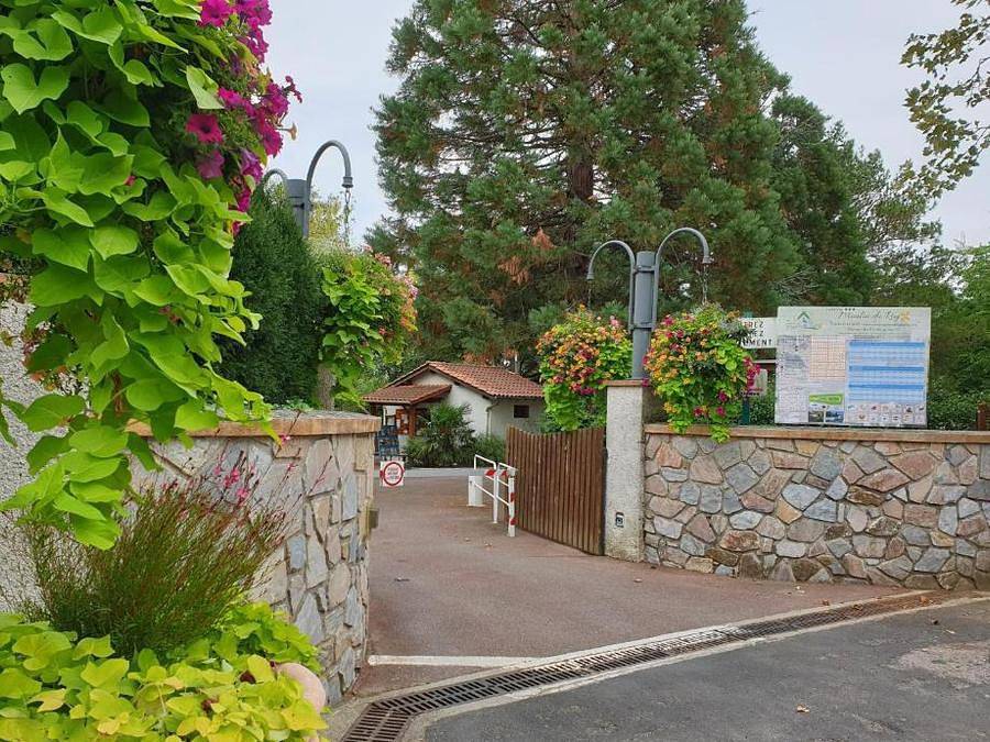 Camping Le Moulin Du Roy - Alojamiento 2 personas - Tienda de madera - 1 dormitorio in Revel, Lauragais
