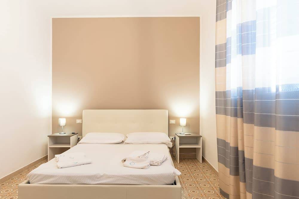 Entire apartment, Cozy, with garden, parking space, and 5 minutes from cornino bay beach in Custonaci, Trapani Province