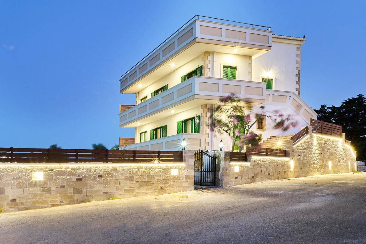 Achilleas Apartments with Sea View in Region de Chania