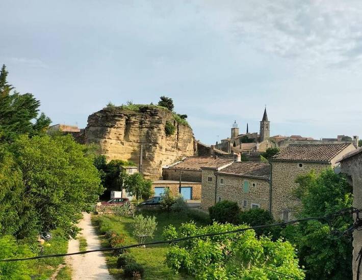Location de vacances pour 2 personnes, avec jardin et vue, animaux acceptés à Grillon - 3
