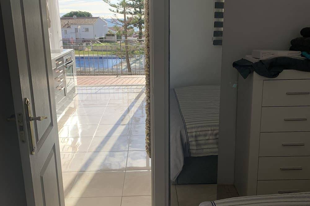Apartamento entero, La Cala De Mijas - Front Line One Bed Recently Refurbished Apartment. in La Cala de Mijas, Costa del Sol