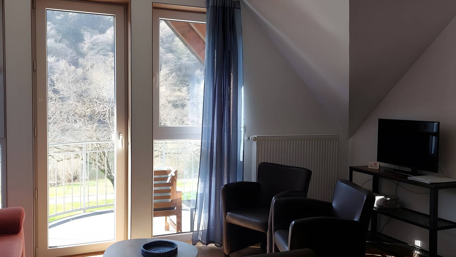 Ganze Wohnung, Ferienwohnung für 2 personen mit Rauchfrei Balkon und Moselsicht(45 m²) in Ediger-Eller in Ediger-Eller, Cochem-Zell