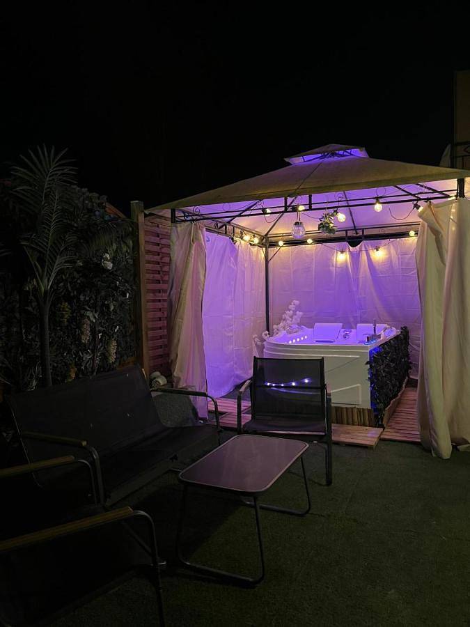 Location de vacances pour 2 personnes, avec jardin et jacuzzi à Saclas