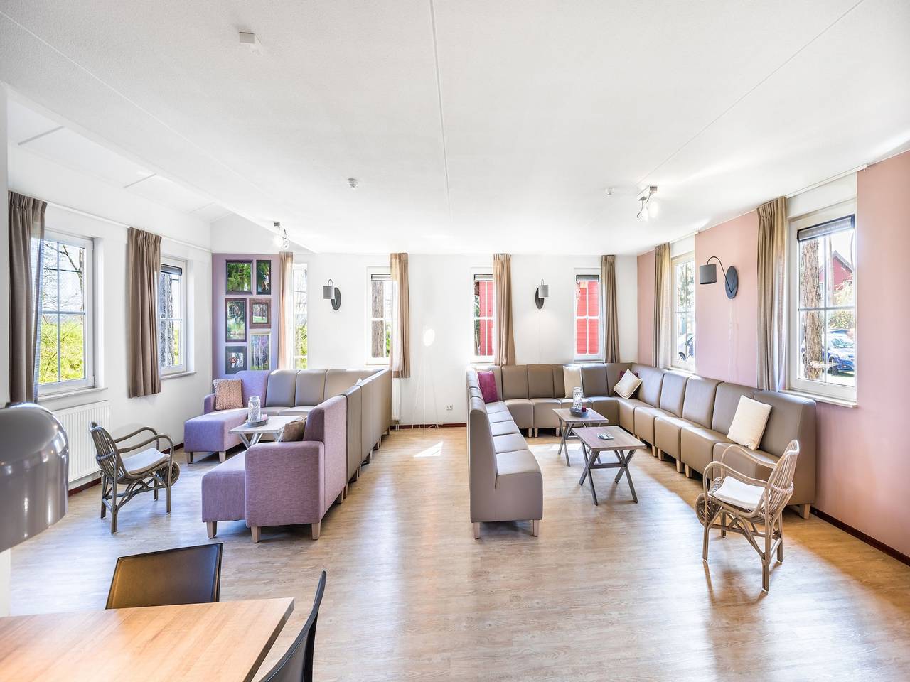 Luxurious villa with 5 bathroom, whirlpool, near a reserve in Weert, Limburg (Niederlande)