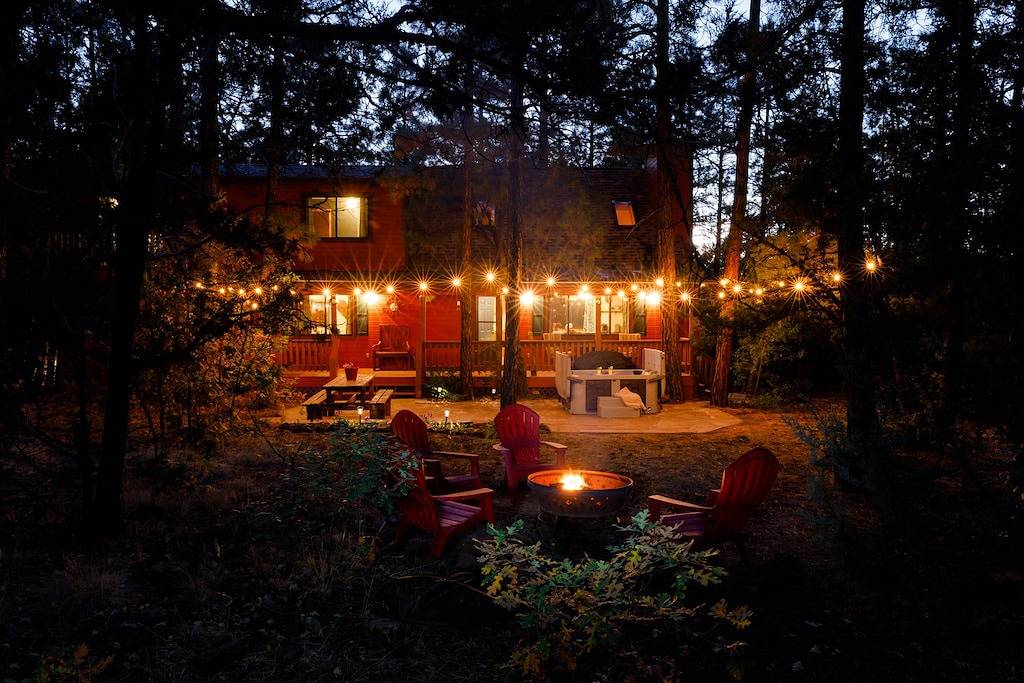 Pinetop-Lakeside home/3 bed/ 2 bath/treehouse/hot tub in Navajo County