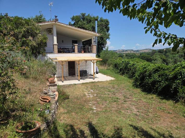 Appartamento per 4 persone, con giardino e piscina nonché panorama, con animali domestici a Formello