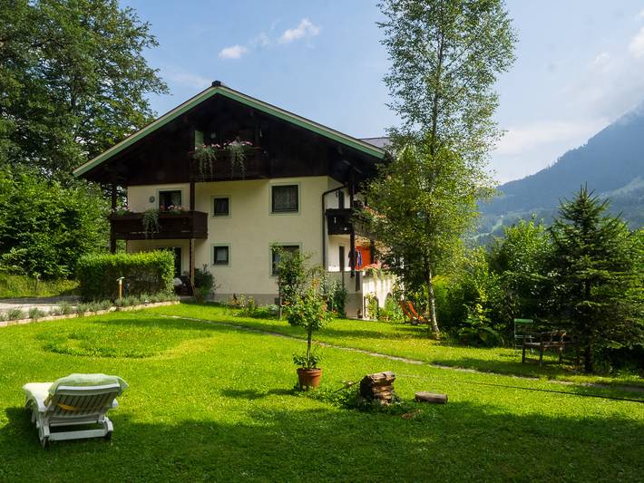 Pension, mit Balkon und Terrasse sowie Garten am Königssee