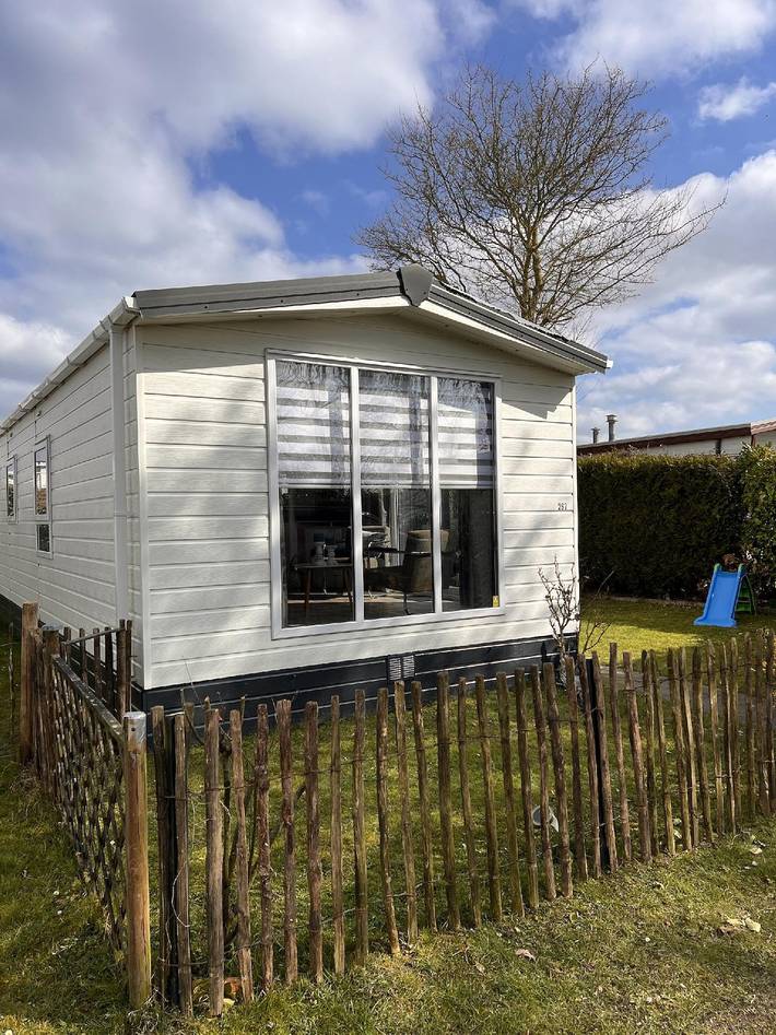 Vacation rental for 4 people, with pool and yard, with pets in Kamperland