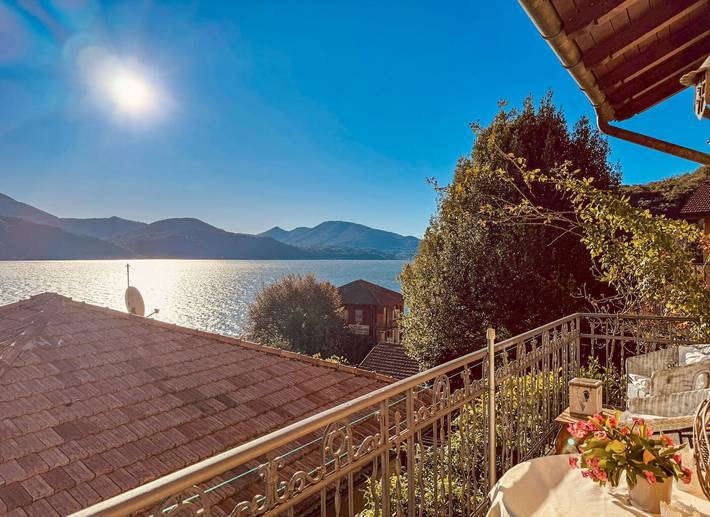 Ferienhaus für 6 Personen, mit Seeblick und Garten sowie Terrasse und Ausblick, mit Haustier in Lago Maggiore (Piemont) - 3
