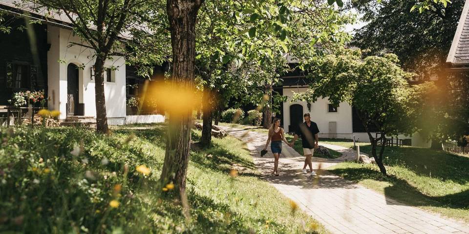 Ferienwohnung für 4 Personen, mit Terrasse und Garten sowie Pool und Sauna