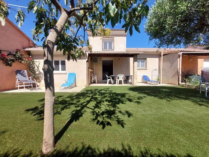 Location de vacances pour 6 personnes, avec Jardin ainsi que Piscine et Vue dans Plage De Prunete